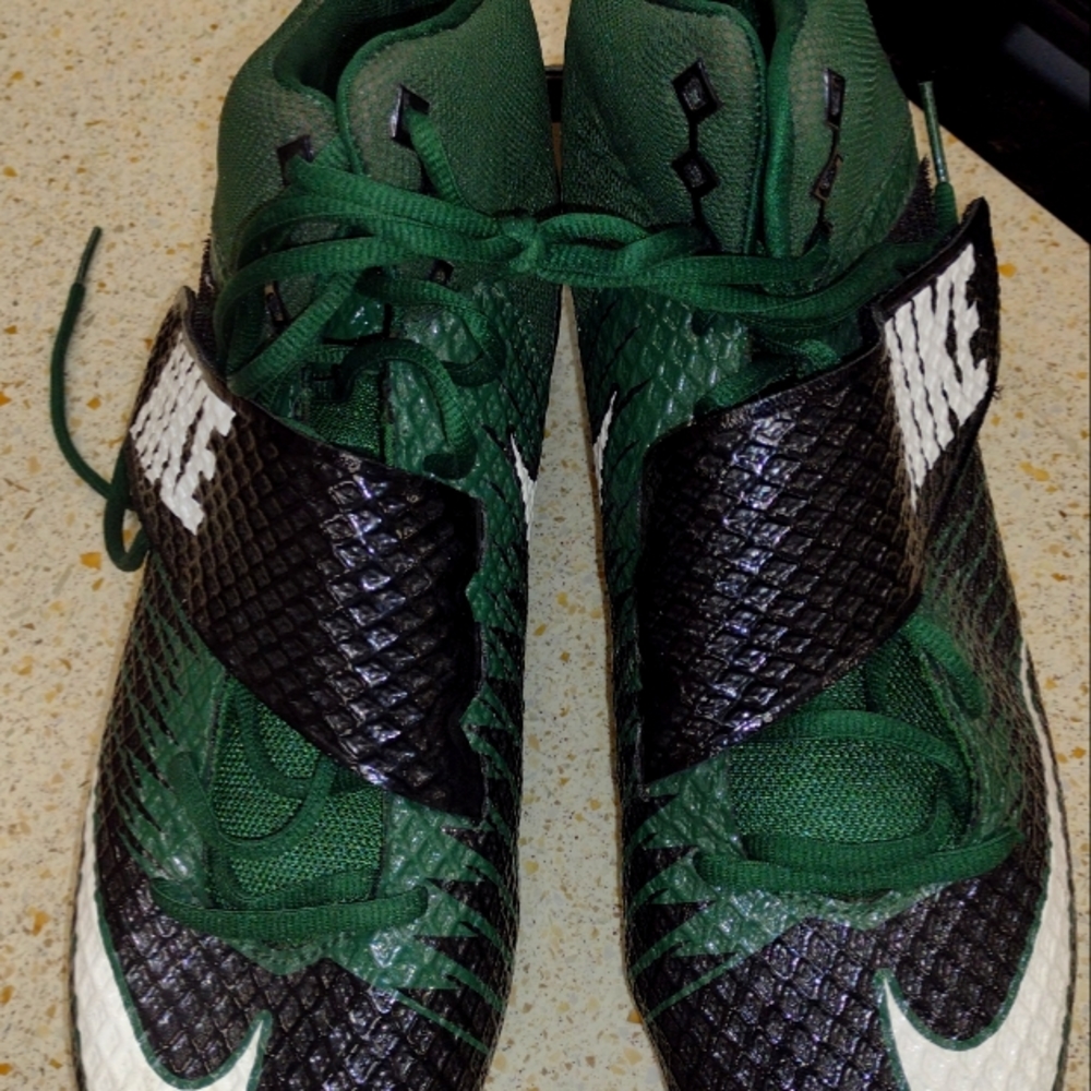 Nike Strike Pro Football Cleats Men Black Green 847554-024 Sz 13.5 NWOB